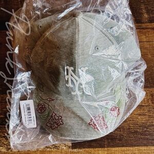 Kith New Era New York Mets Chenille Low Profile Fitted Hat • Haze • 2024